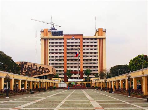 Quezon City Government .
